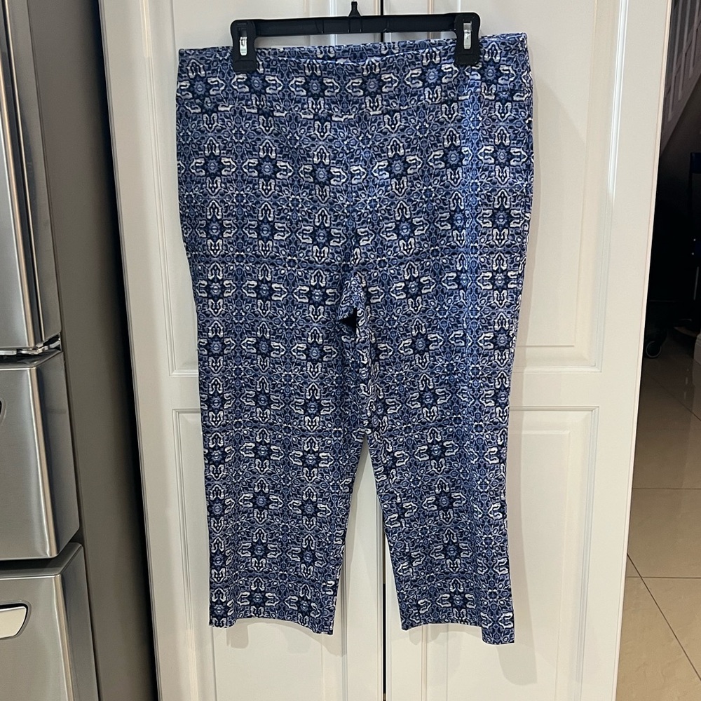 Counterparts women’s pull-on capris size 12